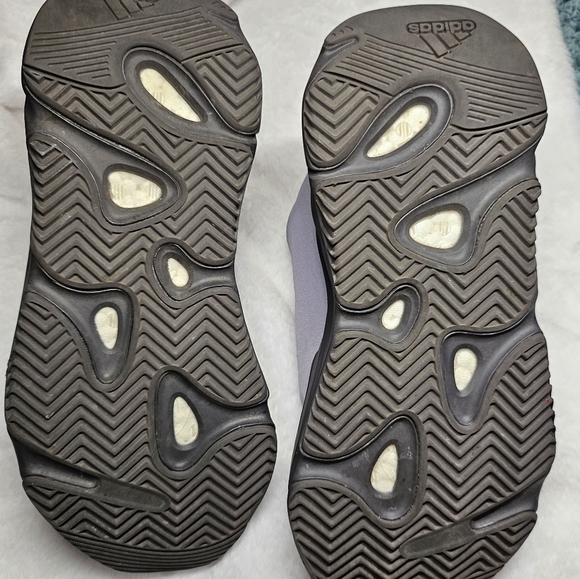 ADIDAS YEEZY BOOST 700 - Picture 4 of 5